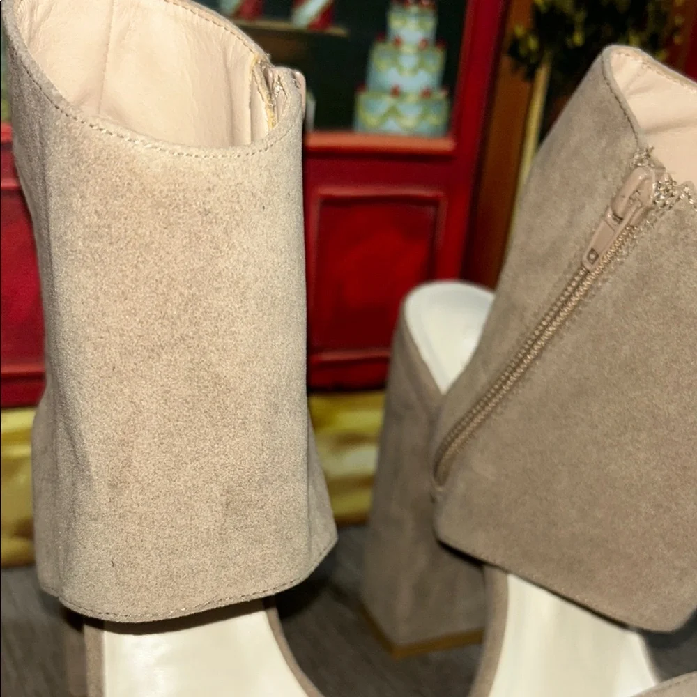 Oasis Tan Platform Sandals with Ankle Cuffs - Picture 4 of 14